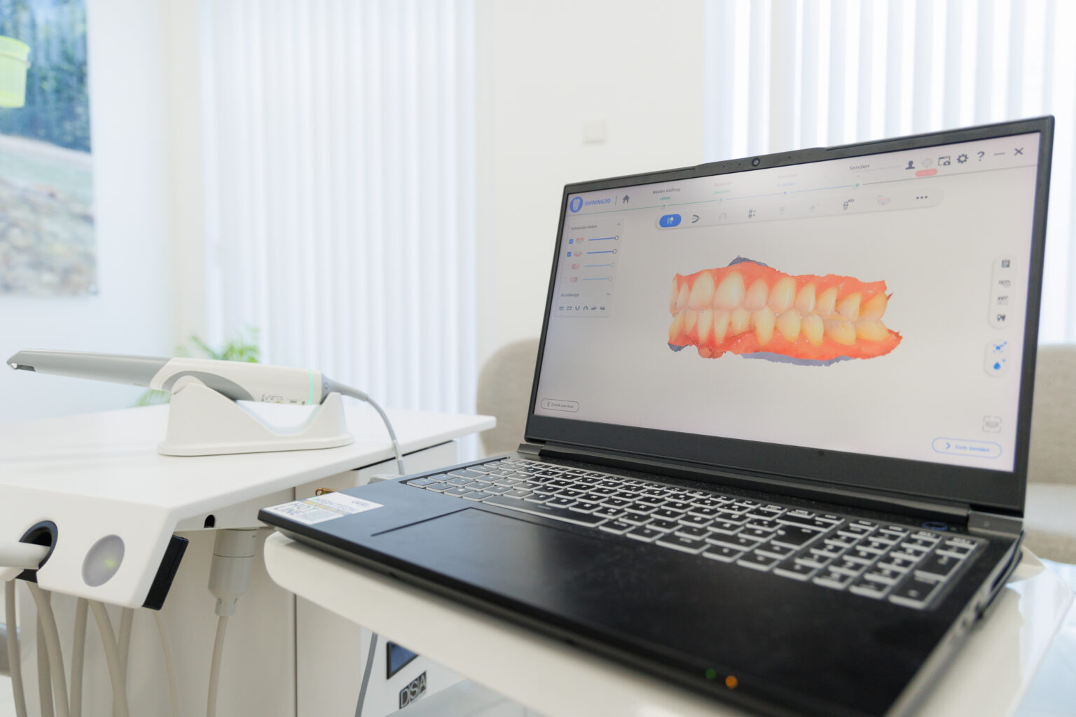 Zahnarztpraxis René Maraite - Impressionen der Paxis - 8